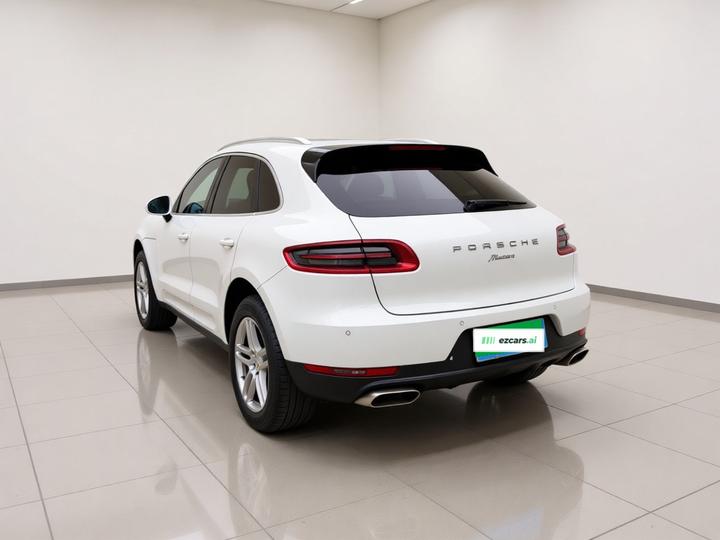 2017 Macan 2.0T photo 4