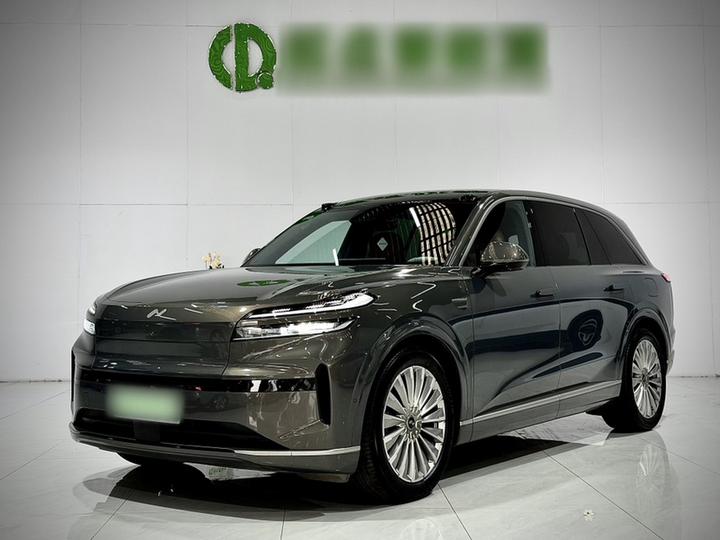 L90 2025 Ultra 6-Seater 85