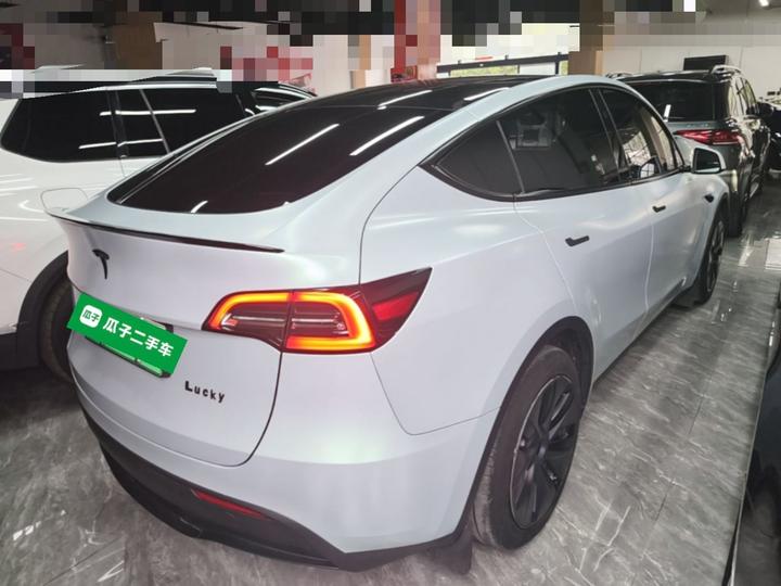 Model Y 2024 RWD photo 6
