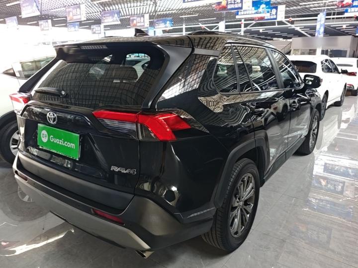 RAV4 2023 2.0L CVT RWD Plus photo 4