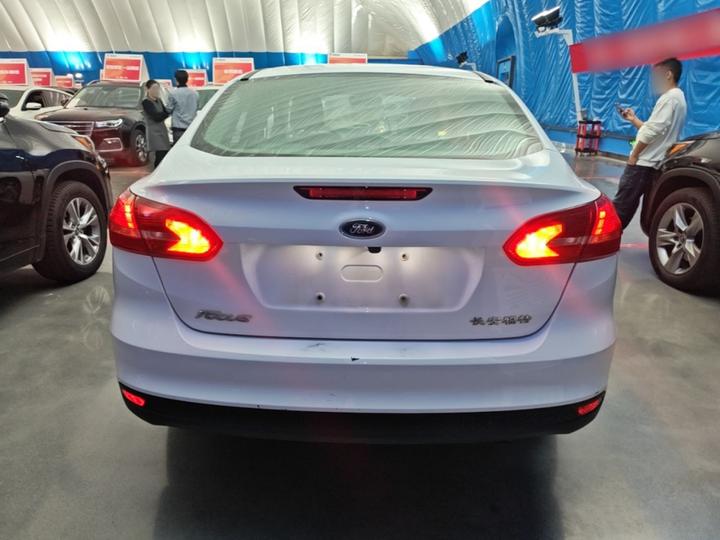 Focus 2017 Sedan 1.6L MT Comfort photo 5