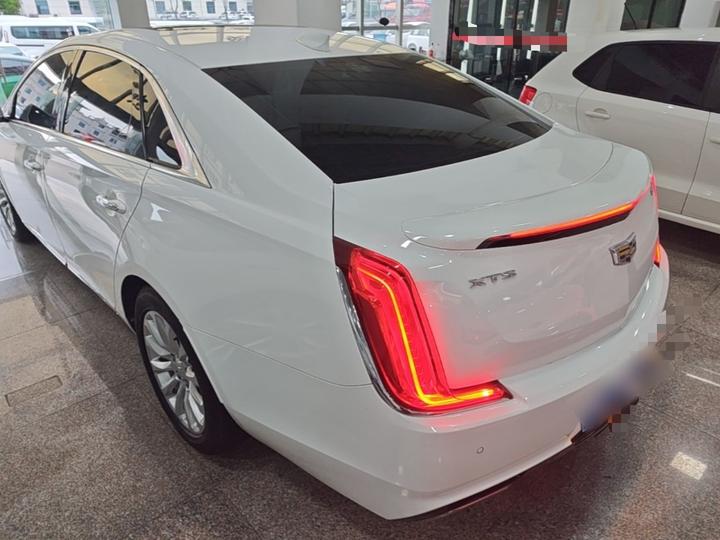 XTS 2018 28T Tech photo 4