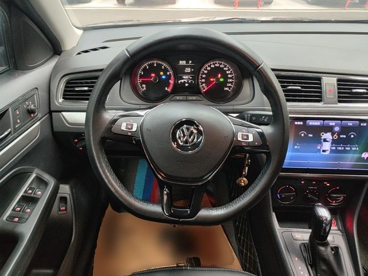 Lavida 2017 1.6L AT photo 6