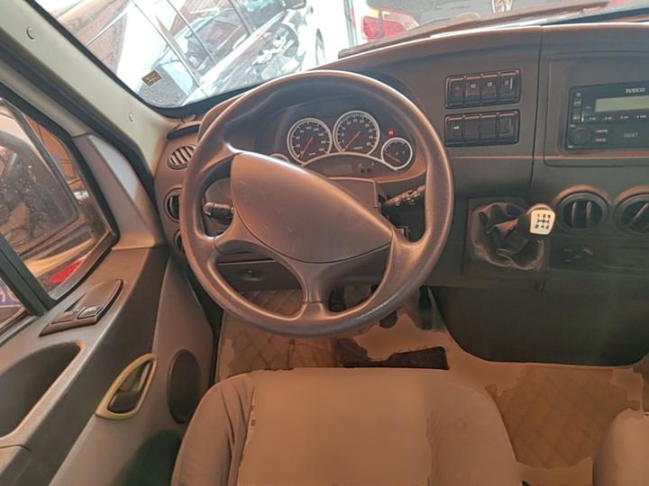 IVECO 2012 2.5T-A32 photo 6