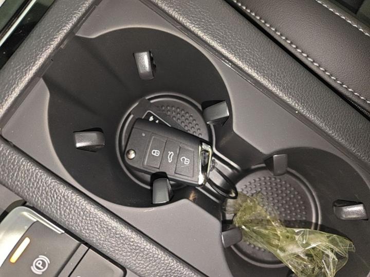 FAW-Volkswagen CC 2026 3000 330TSI photo 8