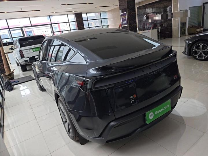 Model Y 2025 Long Range AWD Launch Edition photo 4