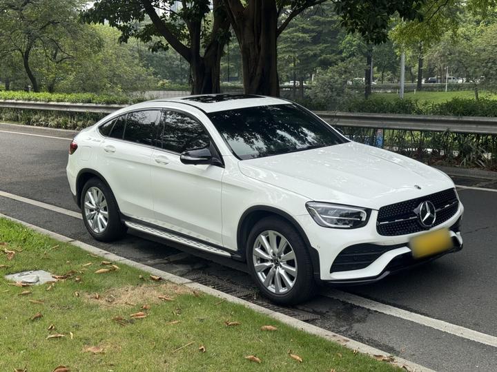 GLC Coupe 2020 GLC 260 4MATIC Coupe SUV photo 2