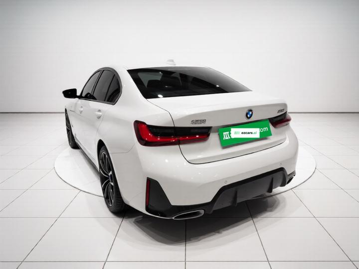 3 Series 2025 325i M Sport Package photo 4