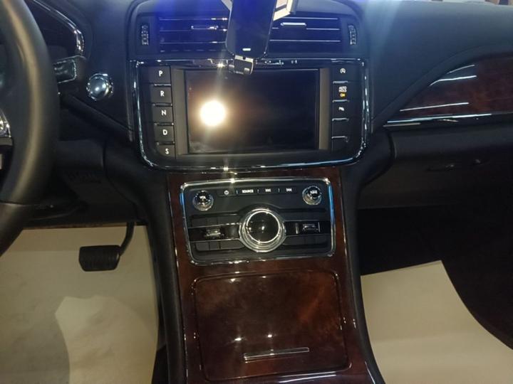 2019 2.0T RWD China VI photo 8