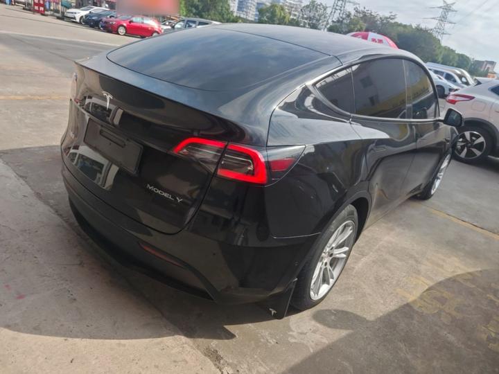 Model Y 2021 Standard Range RWD photo 4
