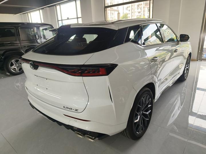 UNI-Z 2025 1.5T Premium photo 6