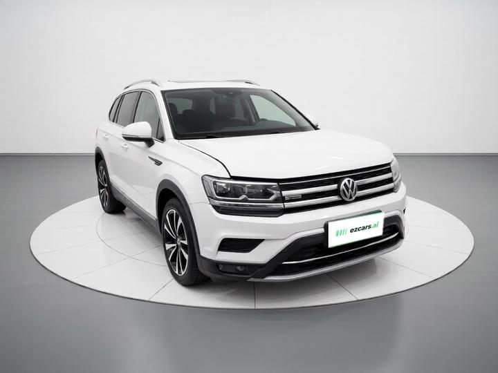 Tharu 2020 330TSI AWD Luxury China VI photo 3