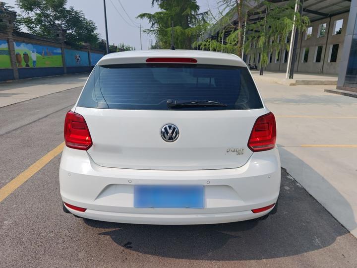 Polo 2016 1.6L AT Comfort photo 5