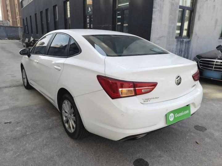 Verano 2015 Sedan 20T DCT Leading photo 4