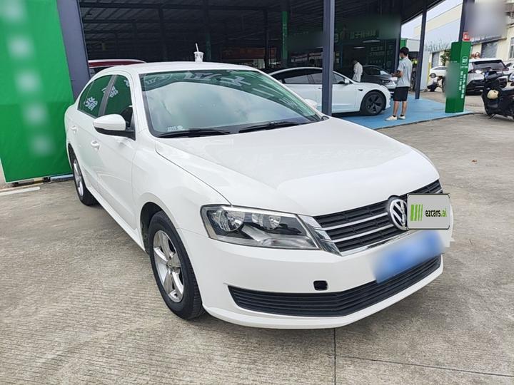 Lavida 2013 Facelift Classic 1.6L AT photo 3