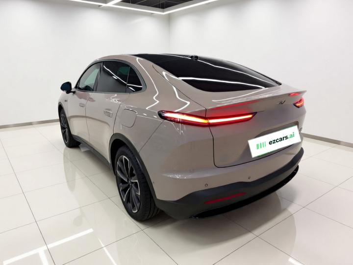 L60 2024 60kWh RWD photo 4