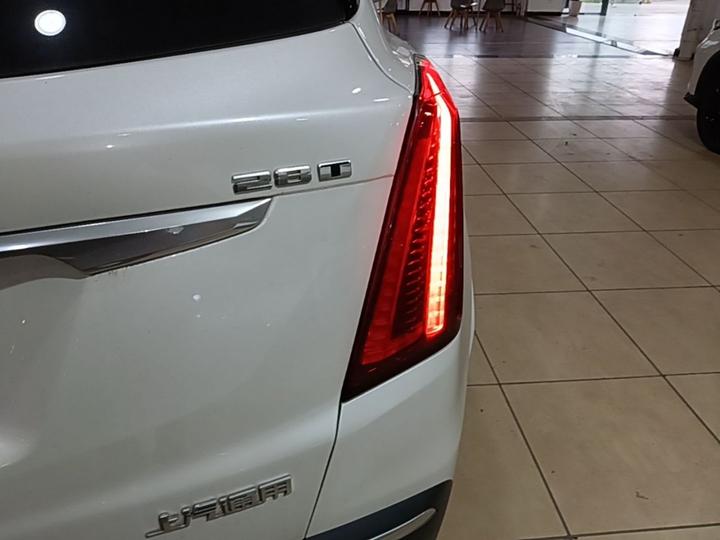 XT5 2020 Facelift 28T Luxury photo 7