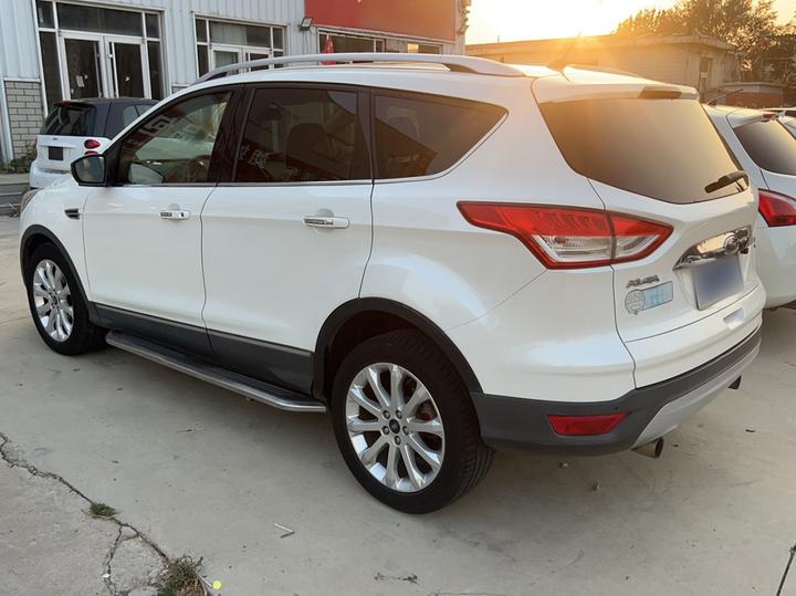 Kuga 2015 1.5L GTDi AWD Elite photo 5