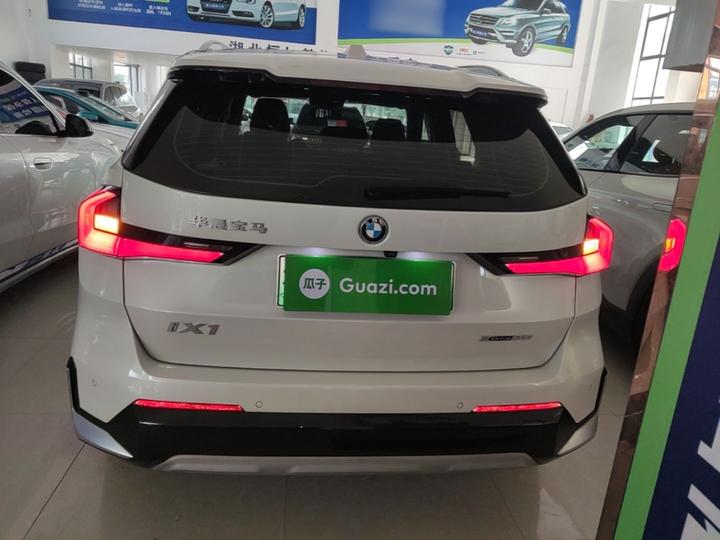iX1 2023 xDrive30L X Design Package photo 3
