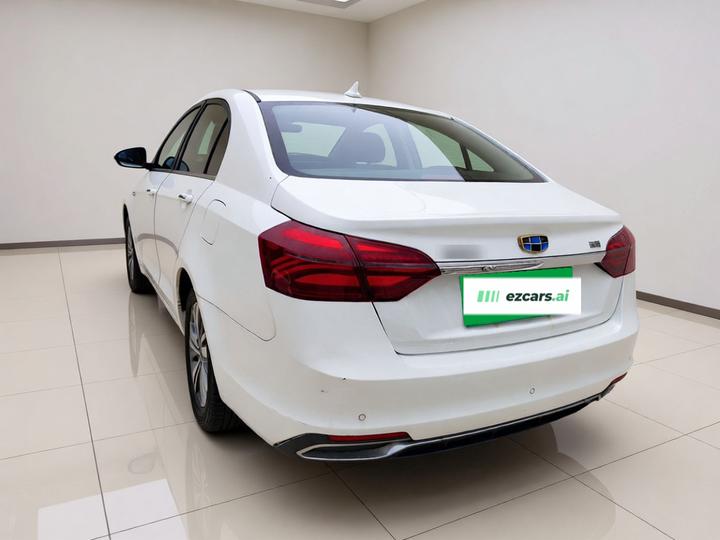 Emgrand 2018 1.5L MT photo 4