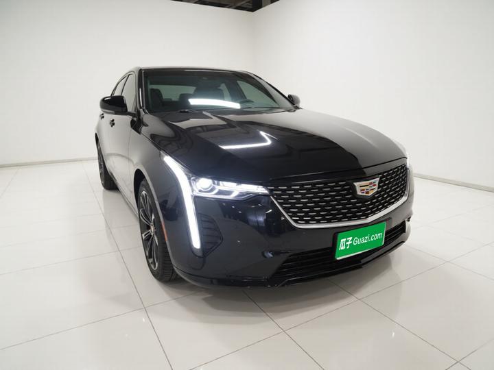 CT4 2022 28T Luxury photo 3