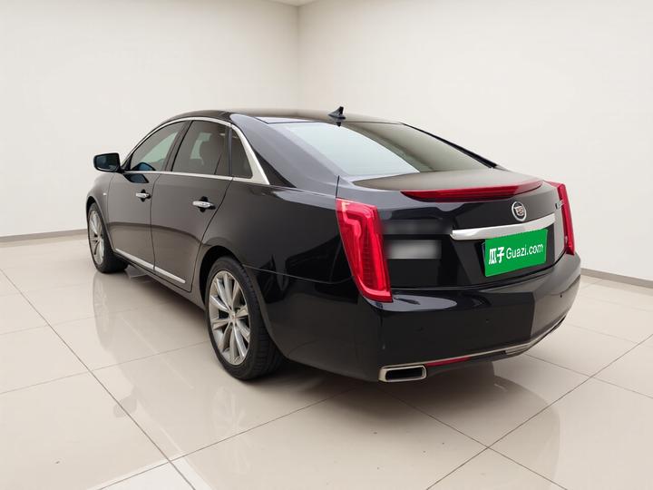 XTS 2015 28T Platinum photo 4