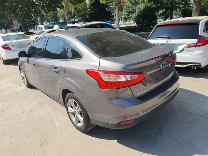 Focus 2012 Sedan 1.6L AT photo 4