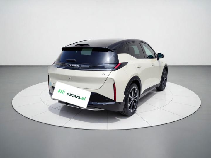 X 2025 5-Seater RWD photo 5