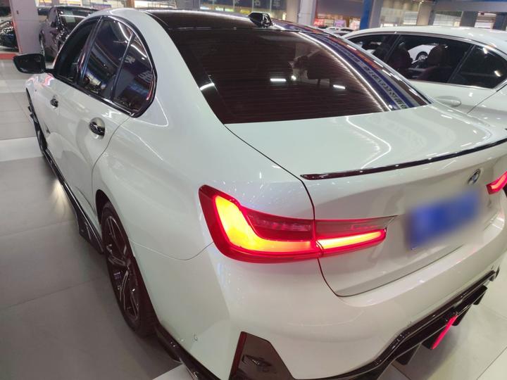 3 Series 2024 325i M Sport Package photo 4