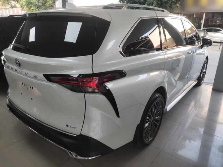 Granvia 2024 2.5L Hybrid Comfort photo 4