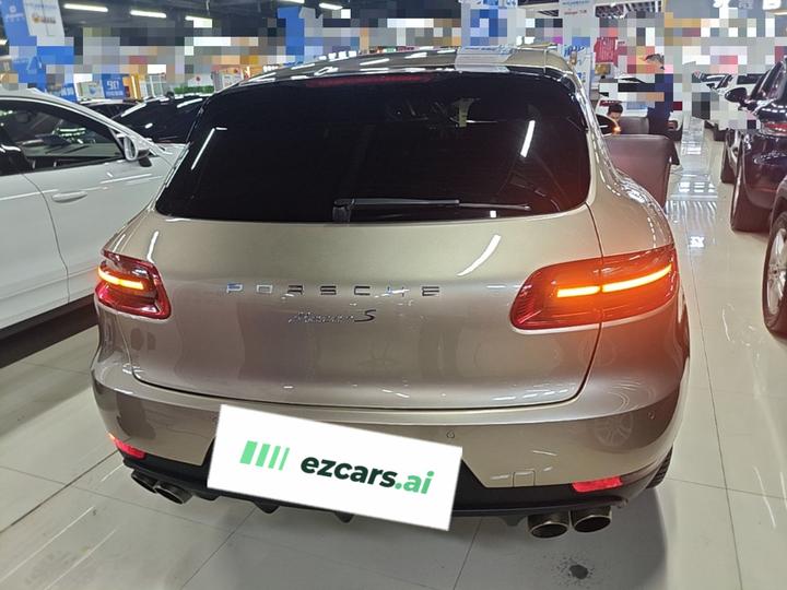 2017 Macan S 3.0T photo 3