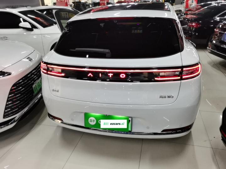 HIMA AITO M5 2025 EREV Ultra AWD photo 5