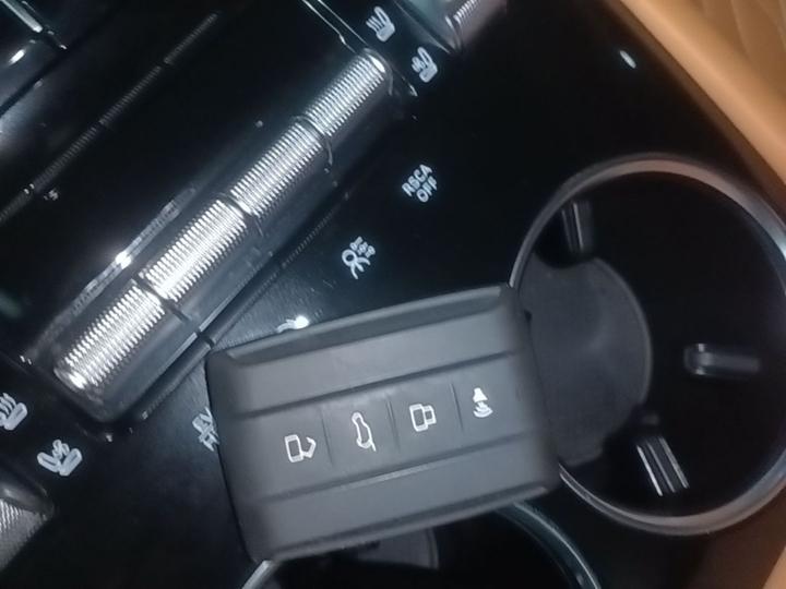 500 EV 2026 Hi4-T Smart photo 8