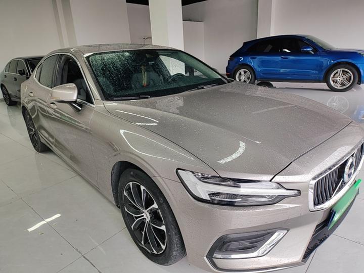 S60 2021 T4 Luxury photo 3
