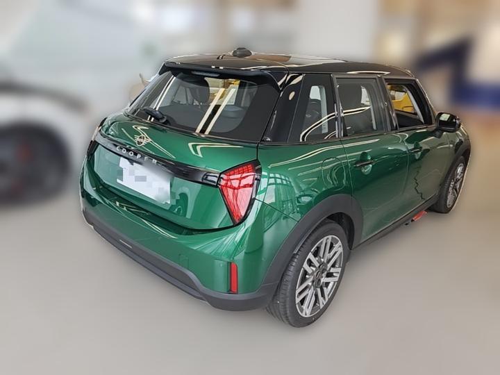 2025 1.5T COOPER Classic 5-Door photo 4