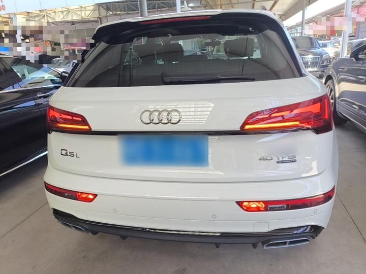 Q5L 2024 40 TFSI Luxury Dynamic photo 3