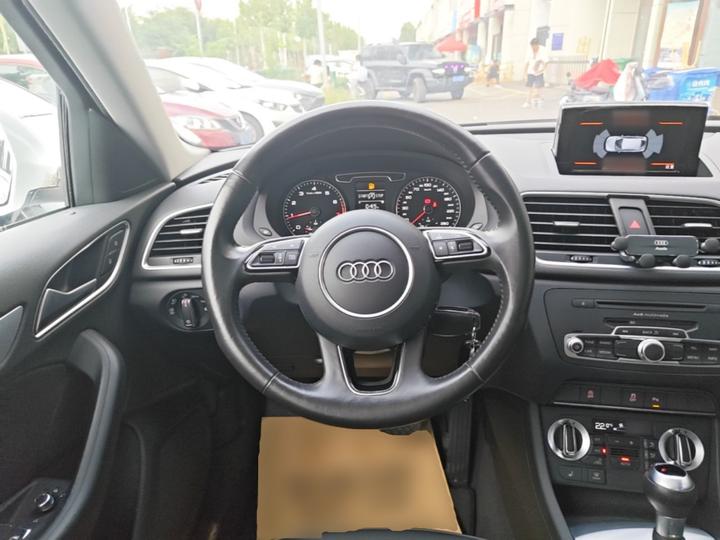 Q3 2015 35 TFSI photo 6