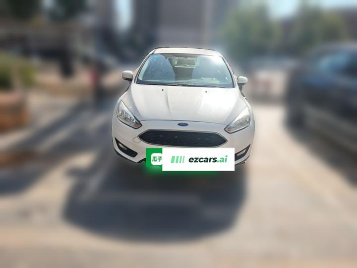 Focus 2015 Hatchback 1.6L MT Comfort photo 2
