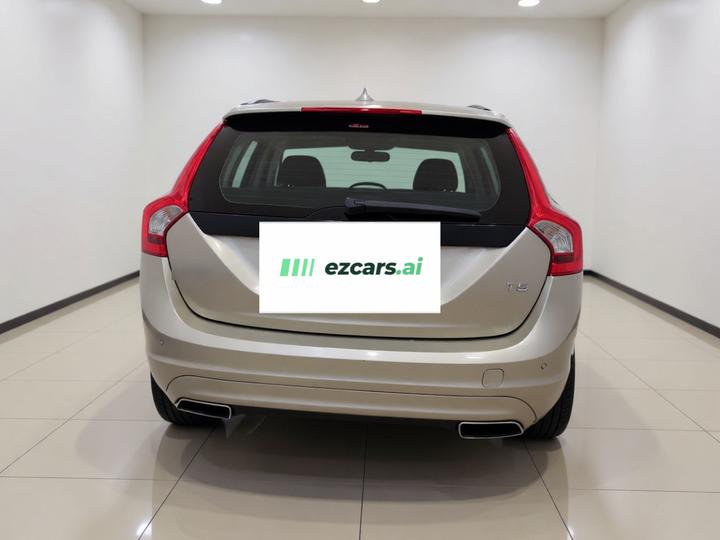 V60 2015 T5 photo 3