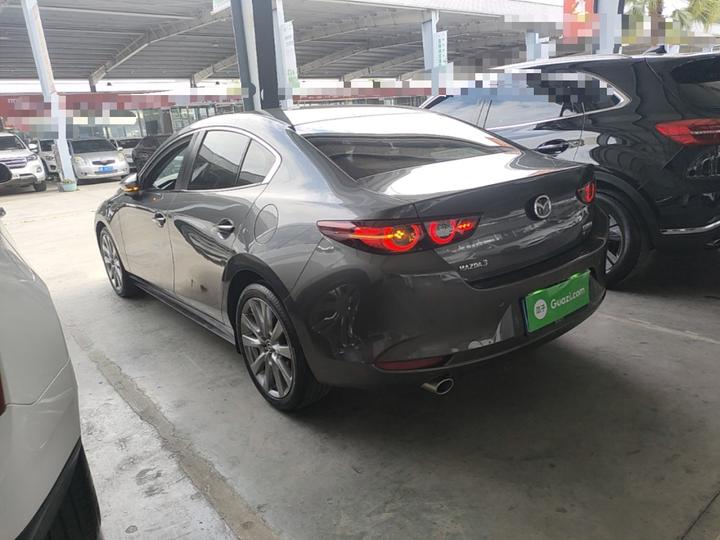 3 Axela 2021 2.0L AT photo 4