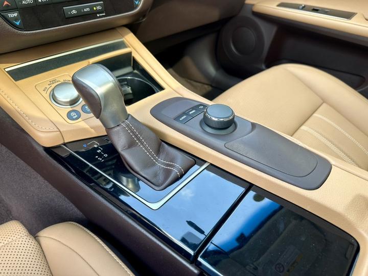ES 2015 200 Elite photo 6