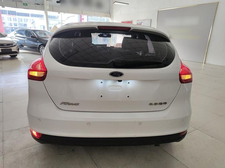 Focus 2018 Hatchback Classic 1.6L AT Comfort photo 3