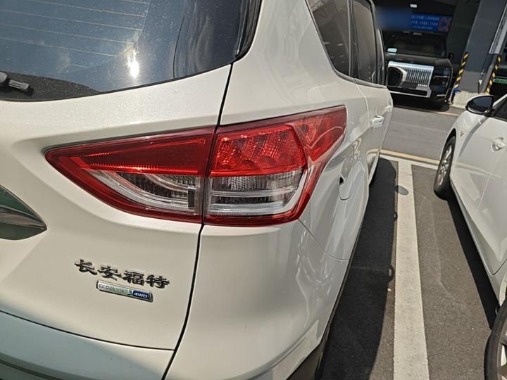 Kuga 2015 2.0L GTDi AWD Sport photo 7