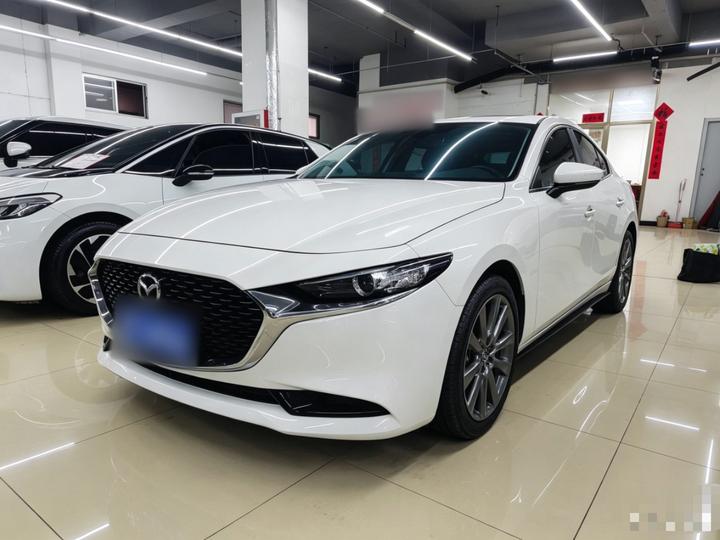 3 Axela 2023 2.0L AT