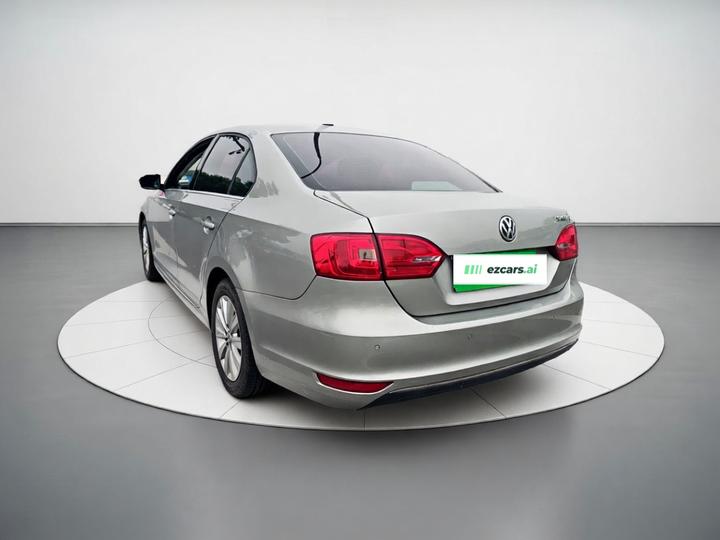 Sagitar 2014 1.6L AT Comfort photo 4