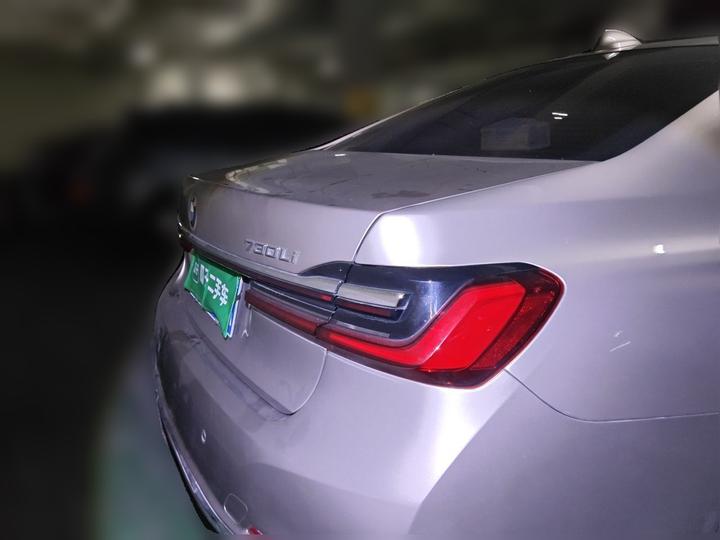 7 Series 2019 730Li Luxury photo 5