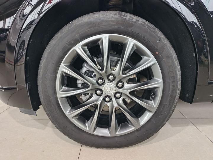 2022 652T AWD Premium 7-Seater photo 4