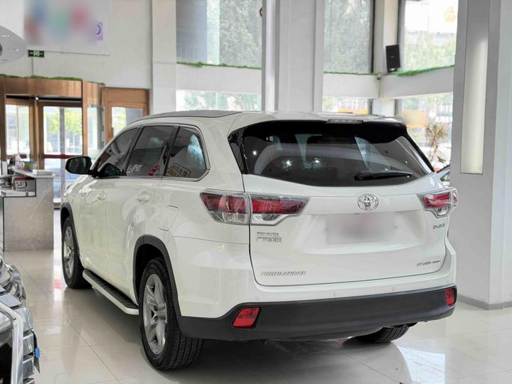 Highlander 2017 2.0T AWD Luxury 7-Seater photo 3