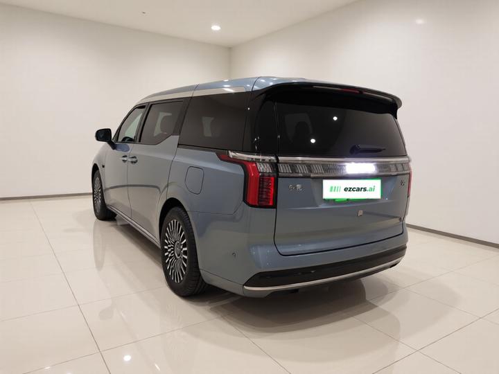 009 2024 7-Seater AWD 108kWh photo 4