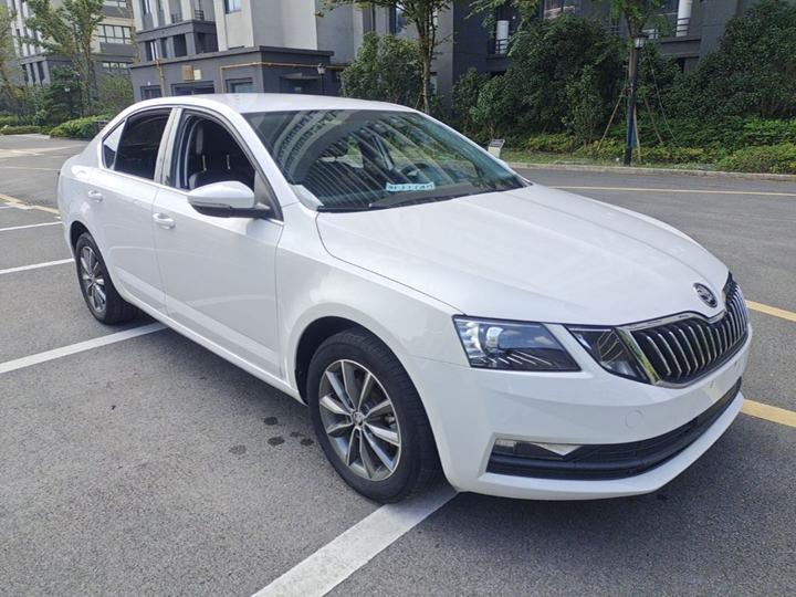 Octavia 2021 1.5L AT Comfort photo 3